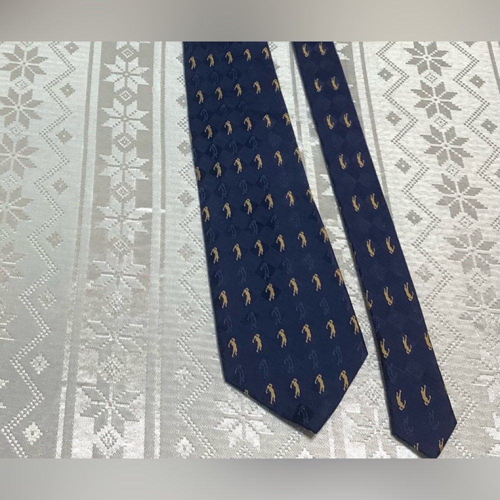 Off Island Tommy Bahama Tie Golfer and palm trees  Motif 100% Silk